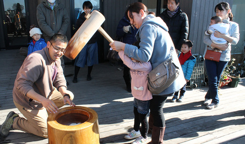 餅つきイベント!家族の思い出になりますね